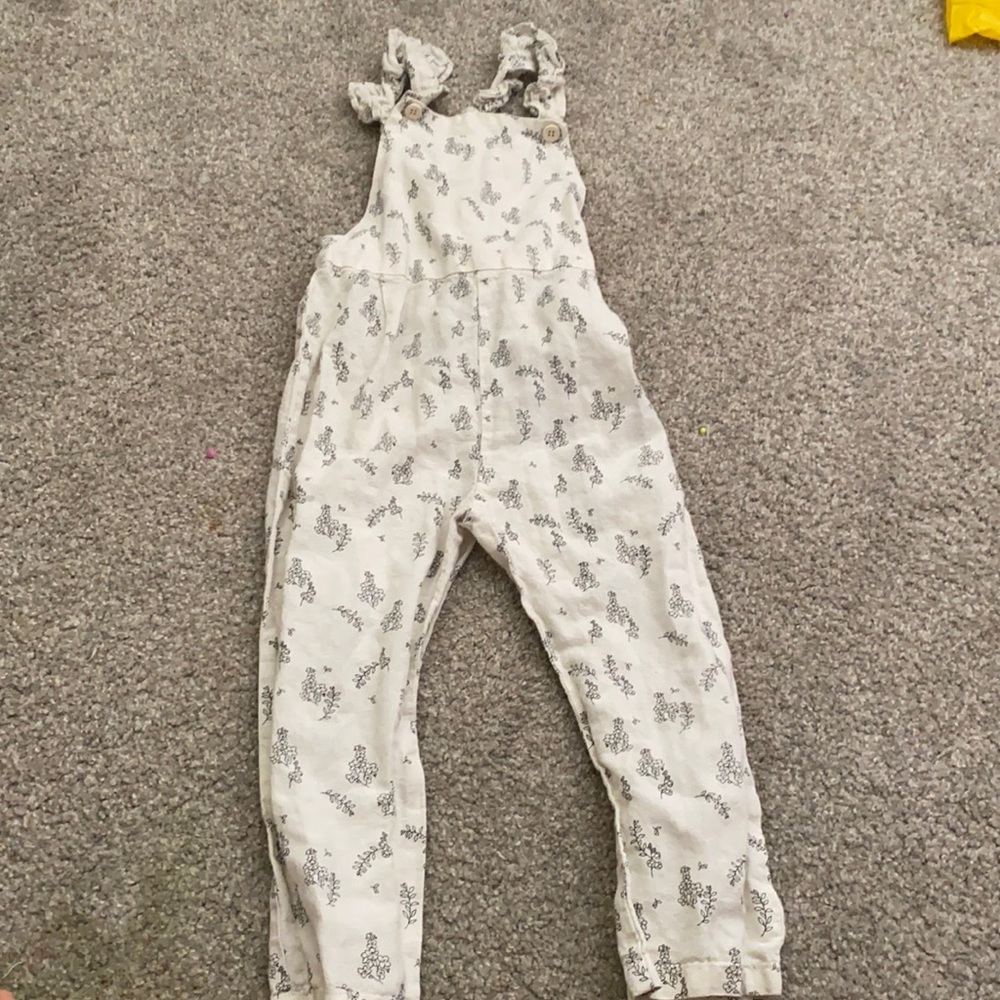Zara floral jumpsuit/ overalls size 3/4 years